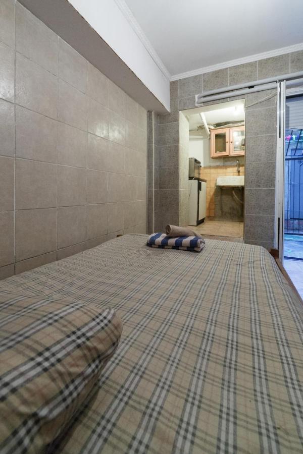 Private Flat For 2 Or 3 With Back Yard Near Exarhia Square And Archaelogical Museum Apartment Athens Exterior photo